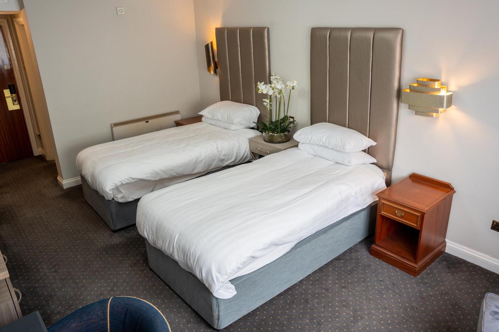 The Pear Tree Inn & Country Hotel Hindlip Eksteriør bilde
